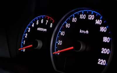 A rotação máxima varia conforme o motor