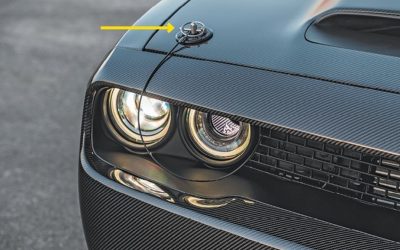 Presilhas e cabos no capô de alguns carros. Para que servem?