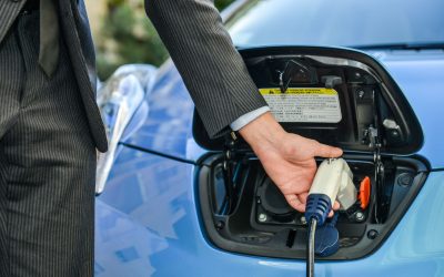 Assim como a bateria dos celulares, a dos carros elétricos também vicia?
