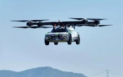 Carro voador chinês faz seu primeiro voo com drone acoplado