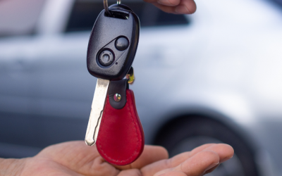 O que acontece se devolver o carro com atraso?