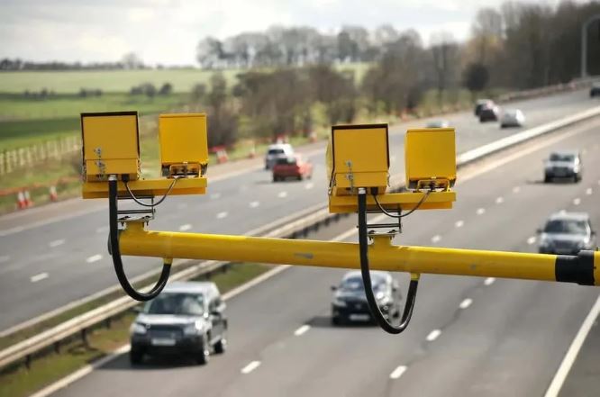 Radar: bloqueio de verba deixa 65 mil km de rodovias sem fiscalização